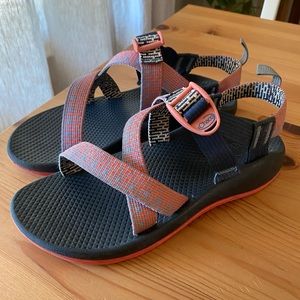 Chaco sandals with print straps, size 5